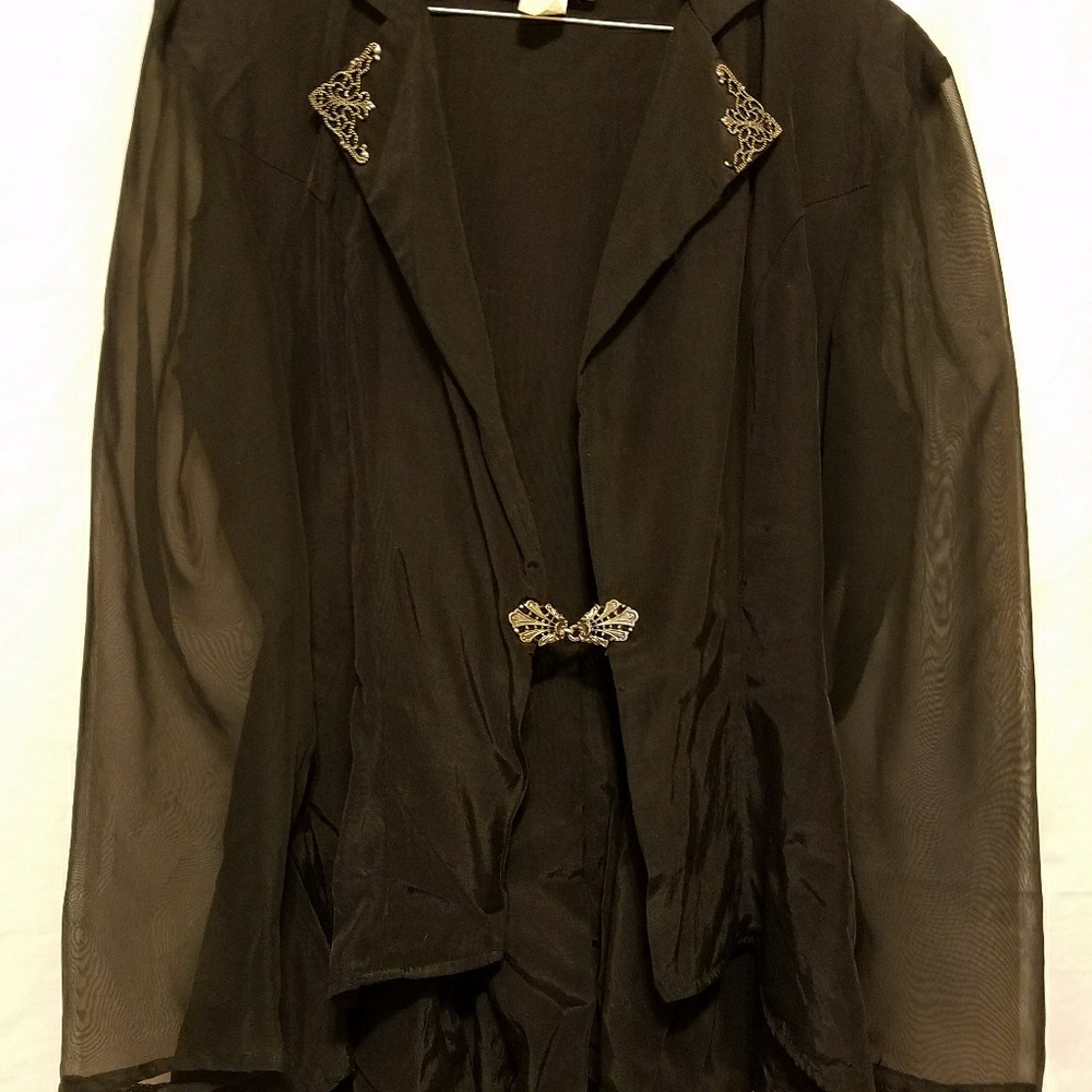 Sheer hi/low elegantly detailed blouse